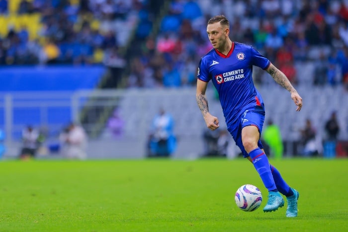 Rodolfo Rotondi durante un partido con Cruz Azul