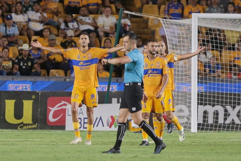 Diego Reyes jugando con los Tigres