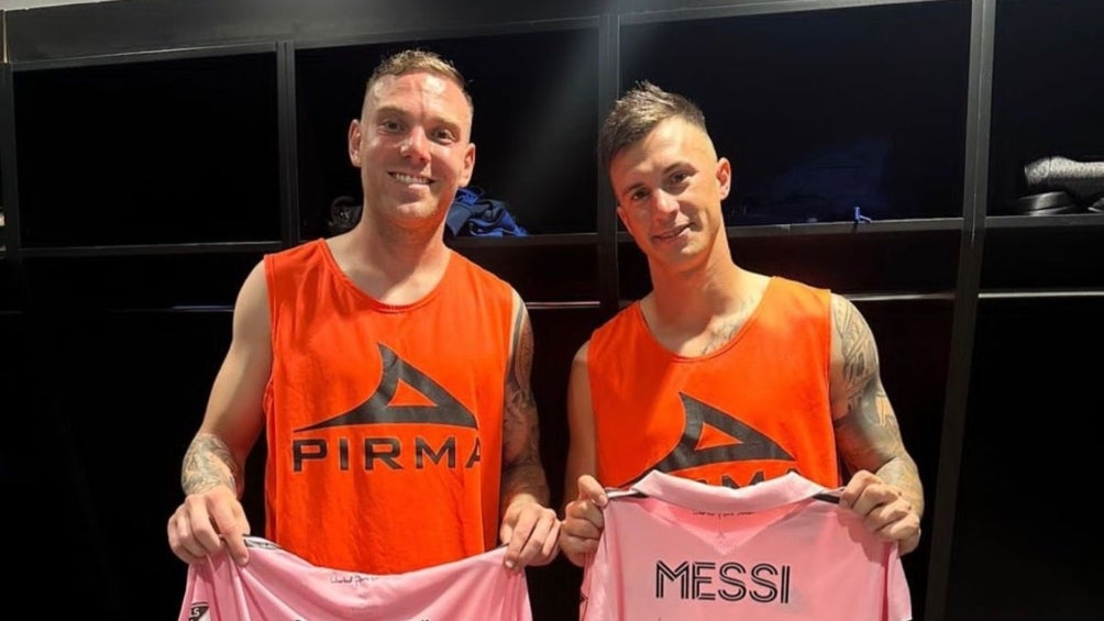 Rotondi y Lotti con la playera de Messi 