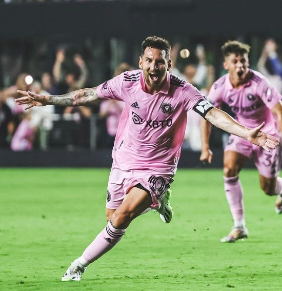 Lionel Messi celebra su gol vs Cruz Azul