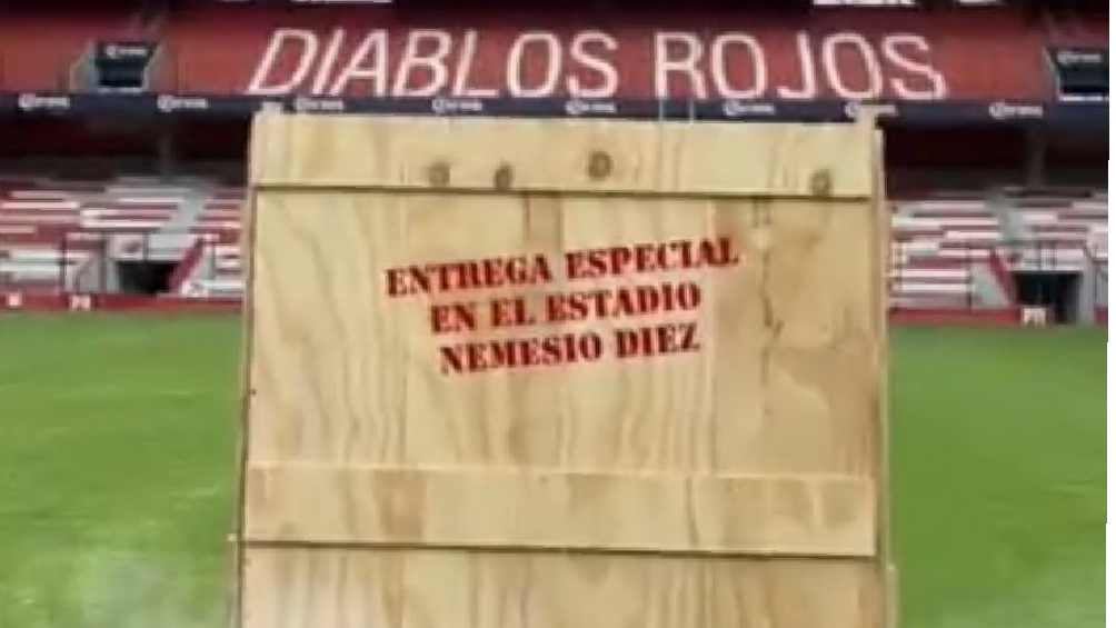 Así presentaron al delantero