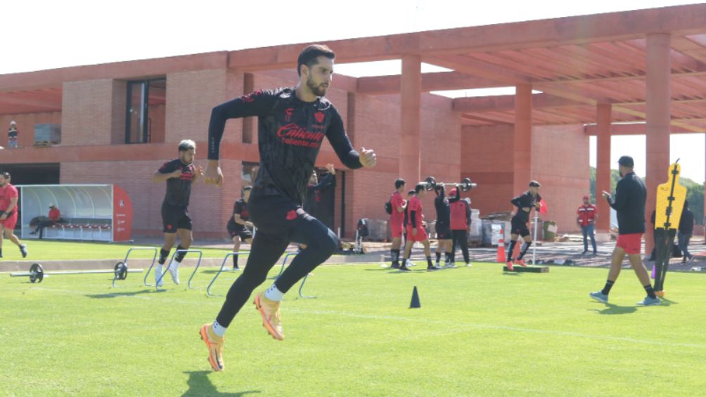 Atlas entrenando en la Academia AGA