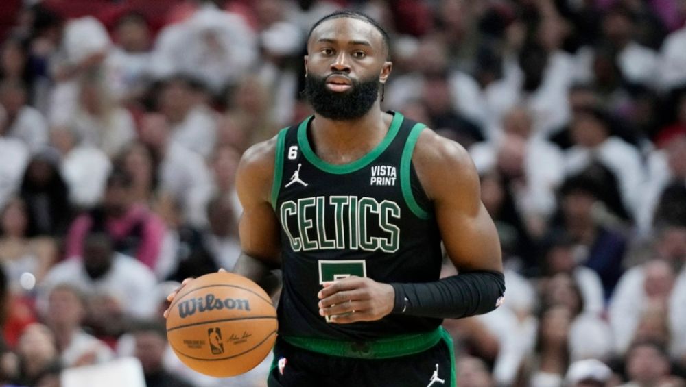 Jaylen Brown y Celtics acuerdan extensión de contrato por cinco años y 304 MDD