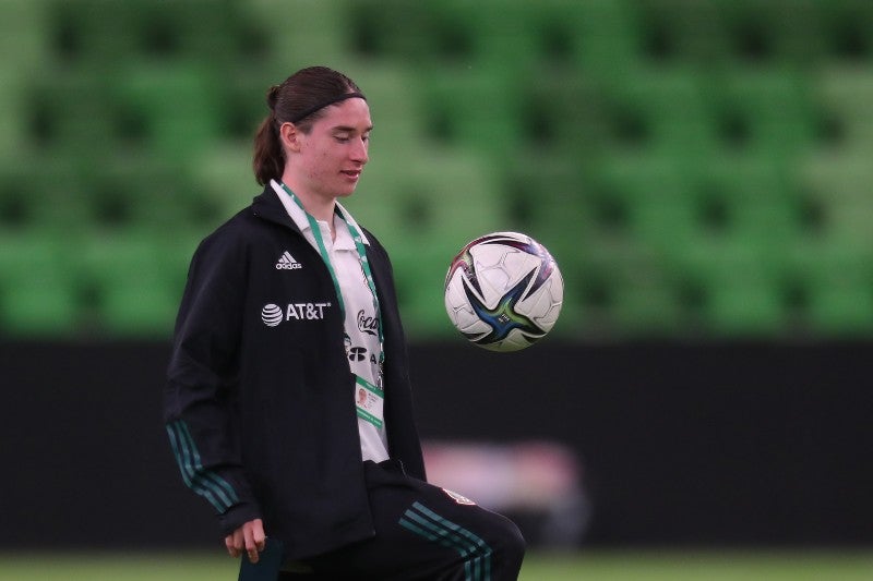 Marcelo Flores entrenando con el Tri 