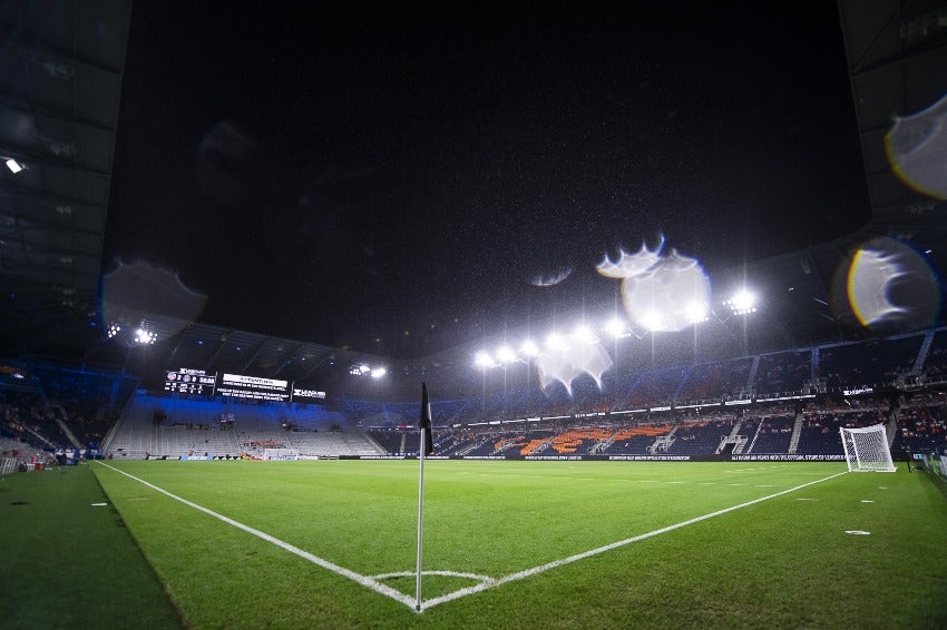 Lluvia en el TQL Stadium