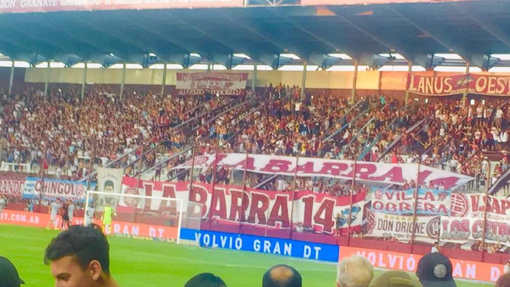 ¡Violencia en estadio termina en tragedia! Aficionado muere tras pelea de Barras en Argentina