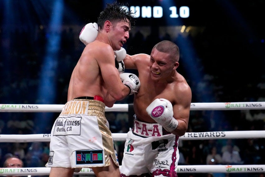 Pitbull Cruz en su victoria ante Cabrera