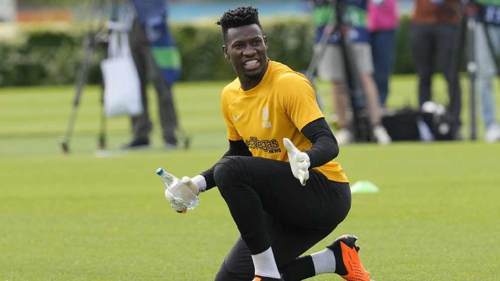 ¡Vaya enojo! André Onana le metió un fuerte regaño a Harry Maguire por un error