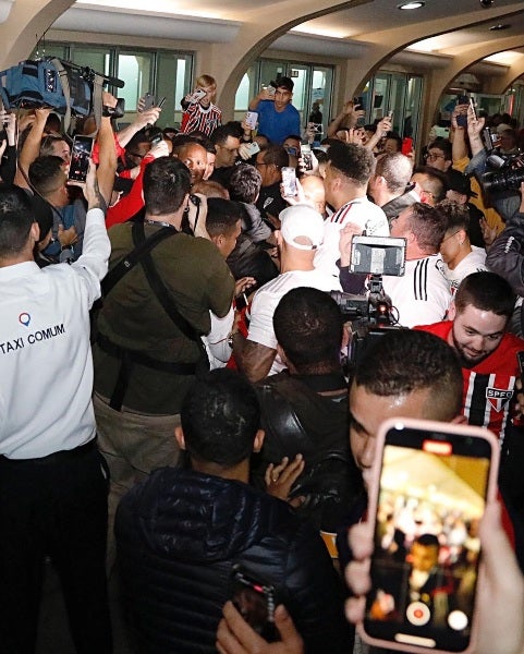 James Rodríguez a su llegada a Brasil