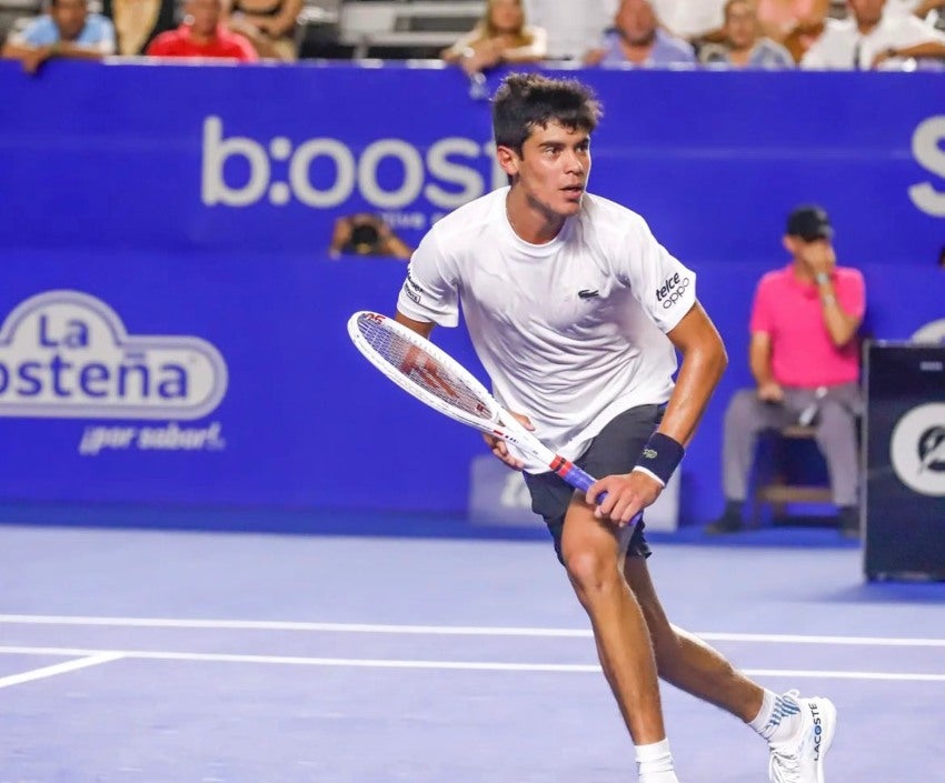 Rodrigo en torneo de tenis