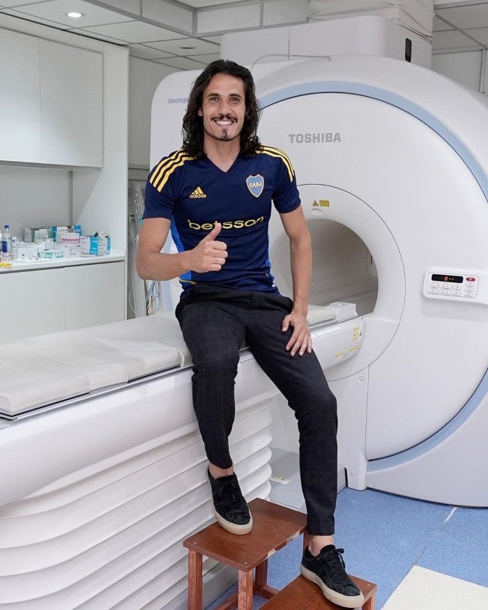 Cavani en las pruebas médicas con Boca 