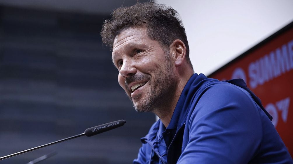 Simeone durante la conferencia de prensa del cuadro colchonero