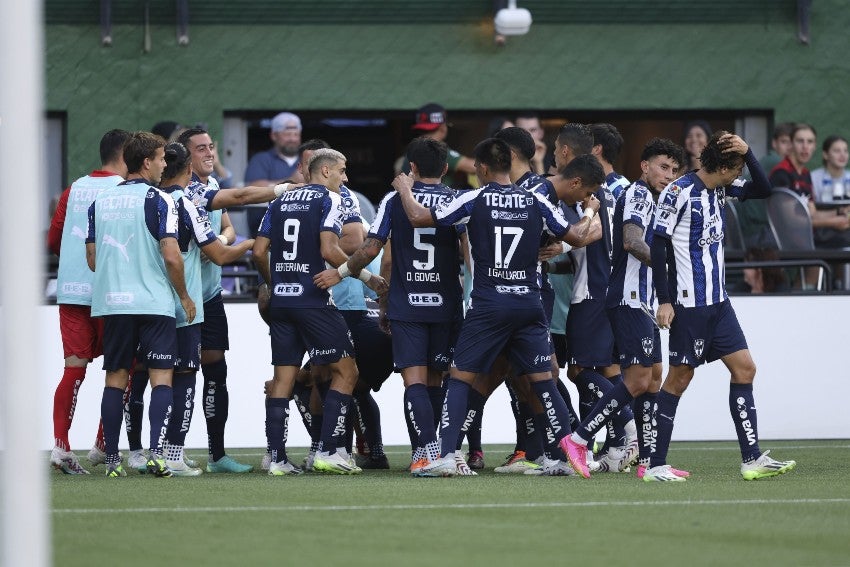 Rayados en celebración de gol