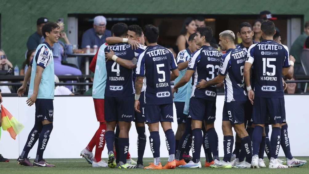 Rayados en celebración de gol