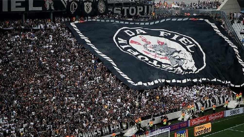 Aficionados de Corinthians ofrecieron 8 mil dólares a un jugador para no marcharse