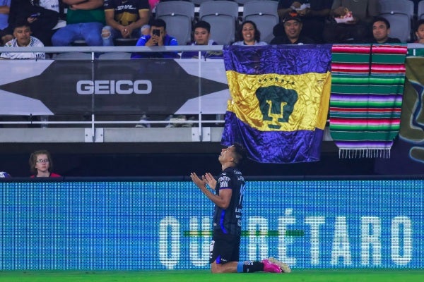 Sepúlveda celebrando su gol frente a Pumas 