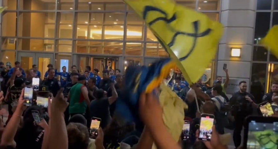 Serenata de los aficionados del América