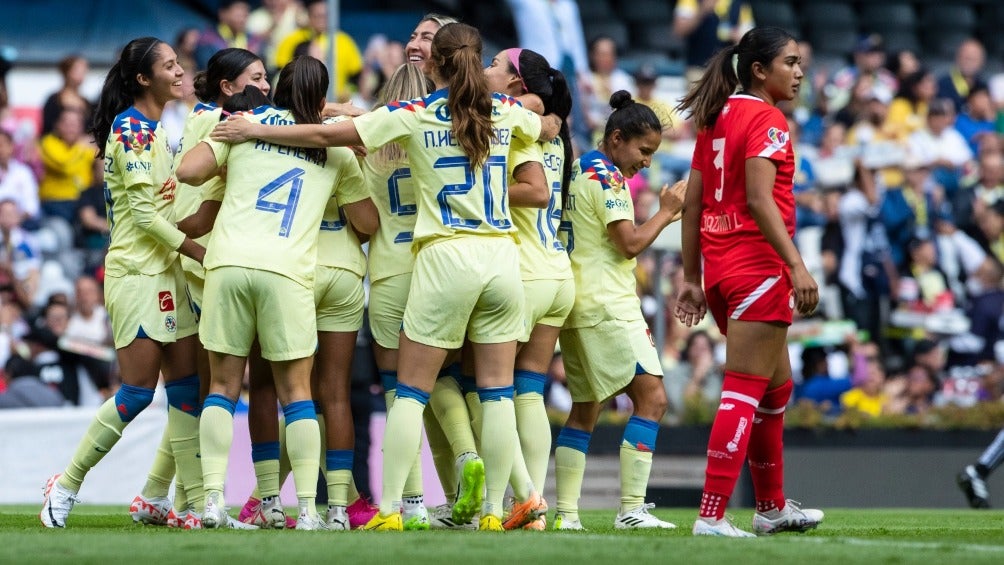 América celebrando la victoria 