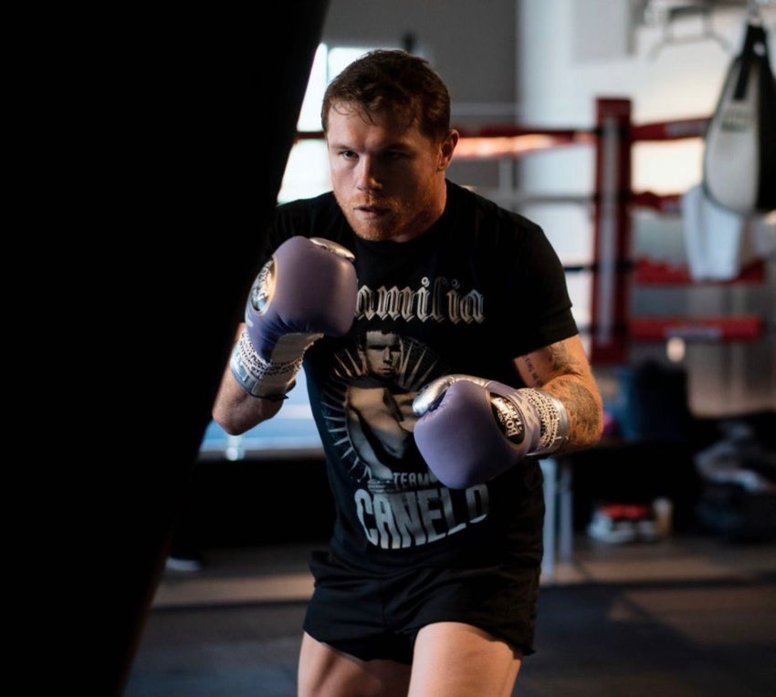 Álvarez entrenando para su próxima pelea 