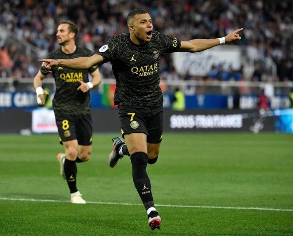 Mbappé celebrando su gol 