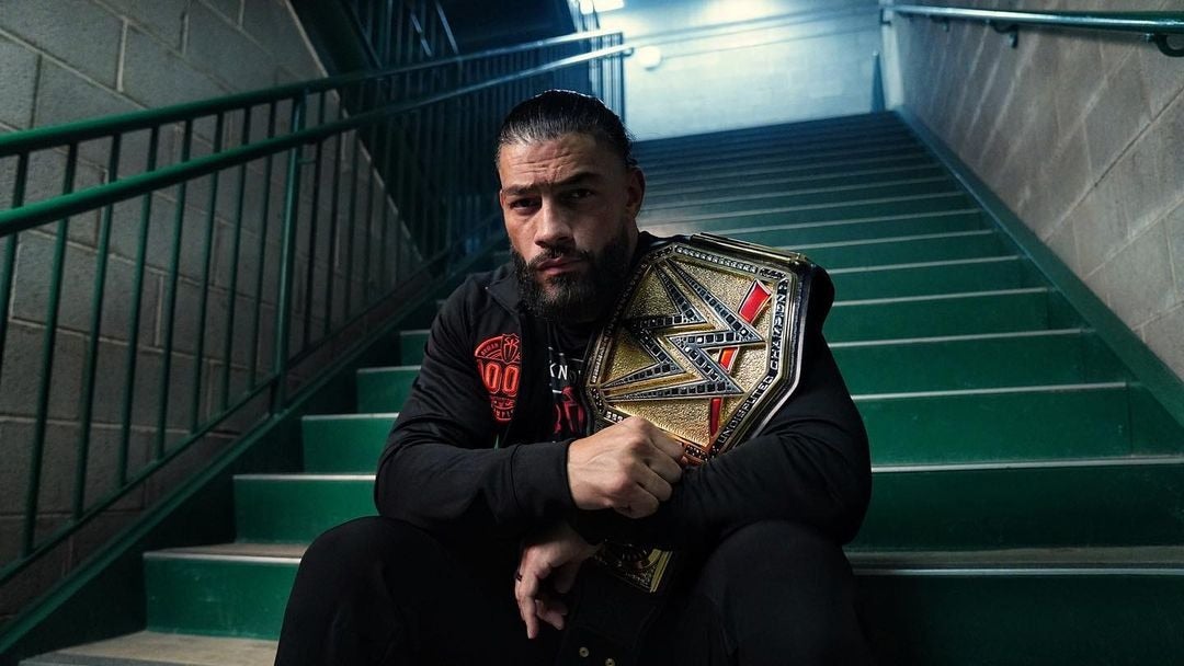 Roman con el campeonato de la WWE 