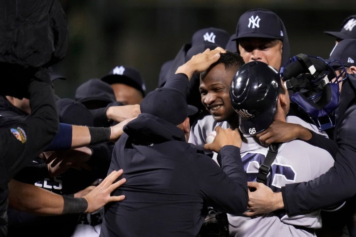 Domingo Germán celebra tras conseguir un juego perfecto