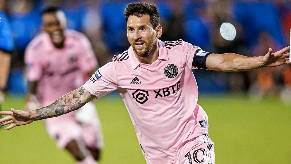 Messi celebra el gol que le dio la igualada ante Dallas FC