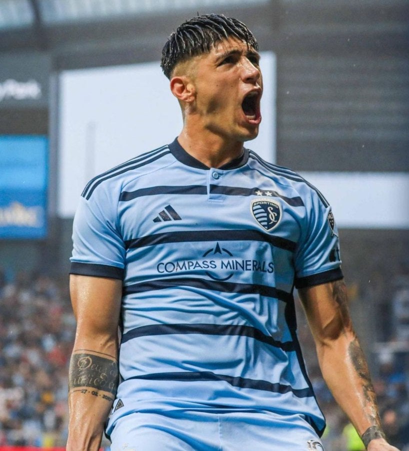 Pulido se quedará en el Sporting Kansas