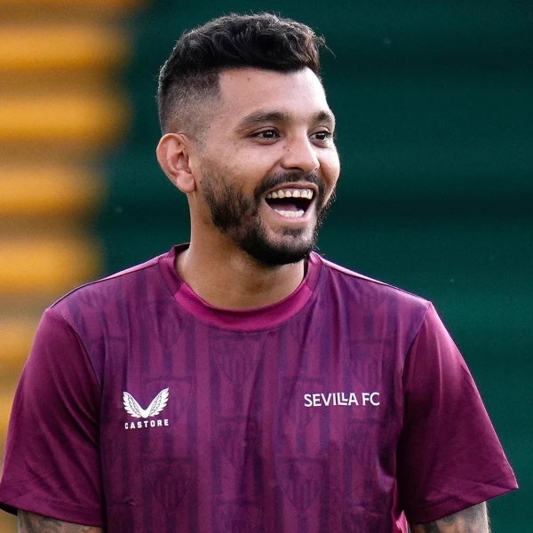 Corona en un entrenamiento con Sevilla