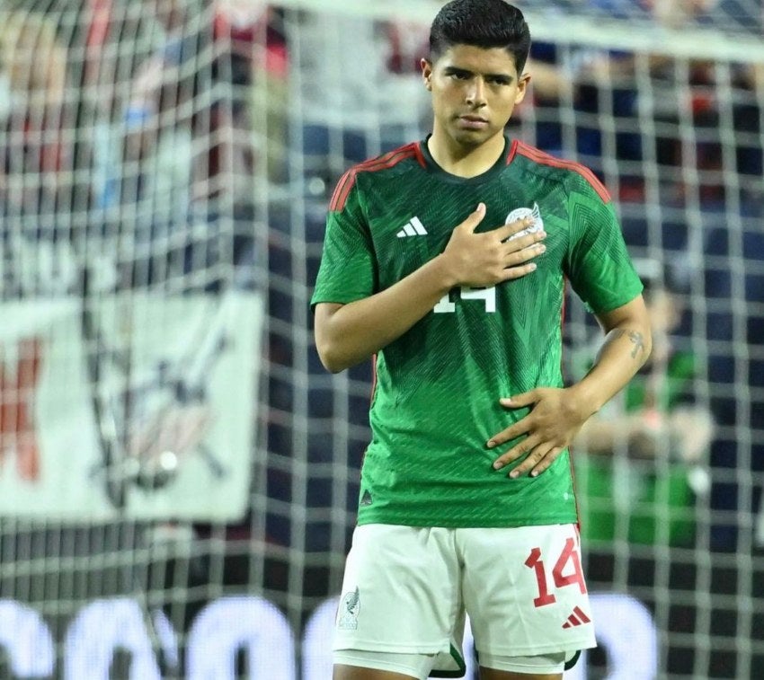 Guzmán jugando con el Tri