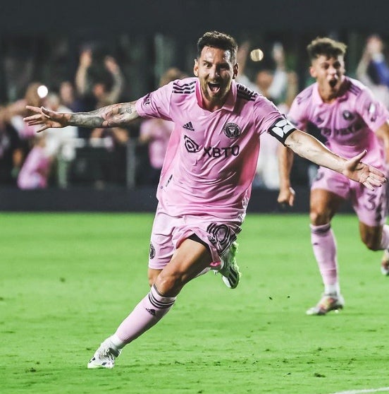 Messi celebra su gol vs Cruz Azul