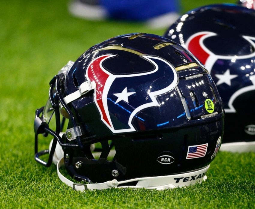 Propietario de los Texans es acusado de violación