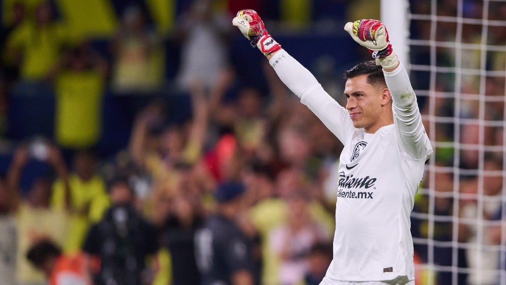 Luis Ángel Malagón celebrando el penal atajado 