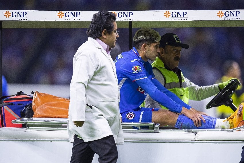 Carlos Vargas en su lesión con Cruz Azul