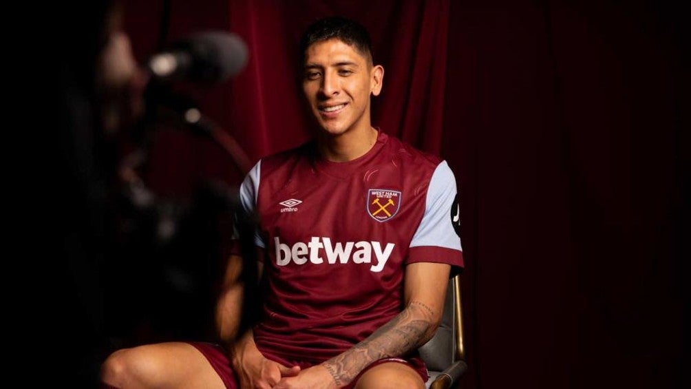 Edson Álvarez ya luce los colores del West Ham