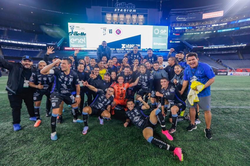 Querétaro en celebración por avanzar a Cuartos de Leagues Cup