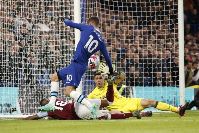 Chelsea enfrentando al Aston Villa 