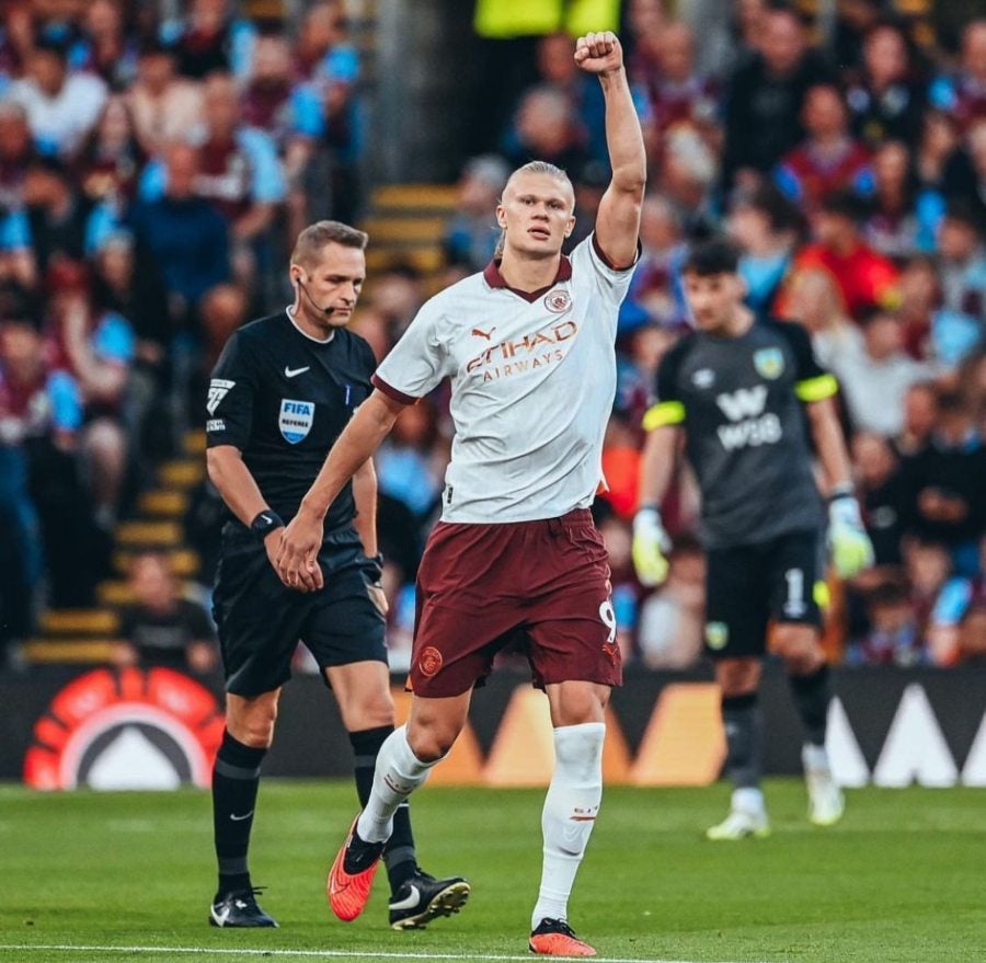 Erling Haaland metió doblete ante el Burnley