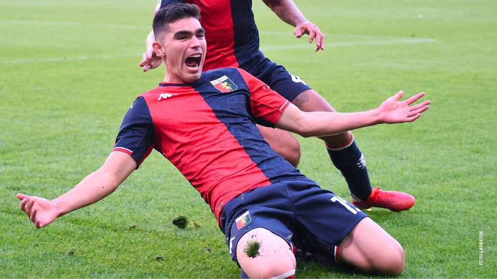 Johan Vásquez anotó en el primer partido de la temporada con Genoa