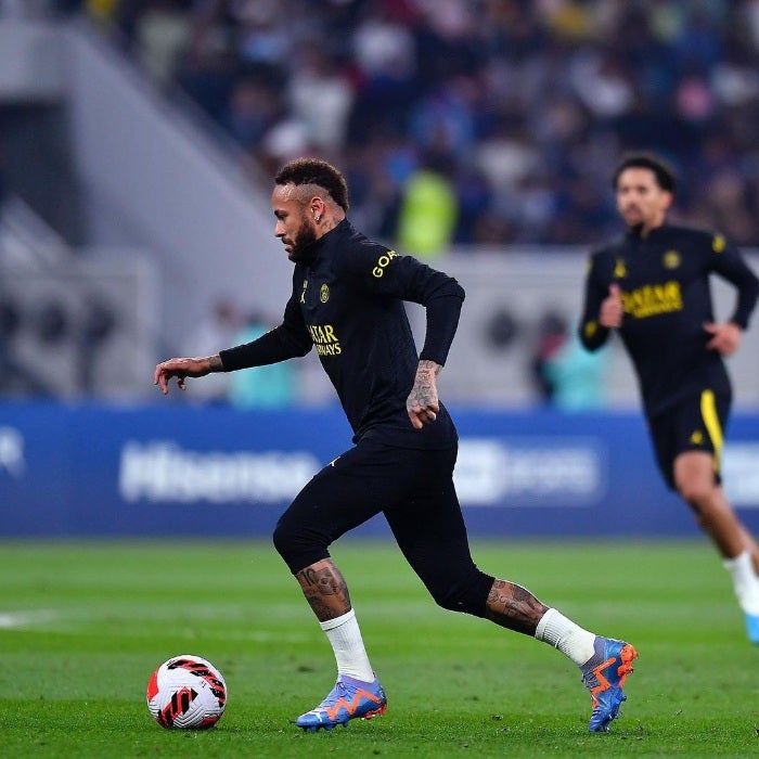 Neymar durante el entrenamiento 