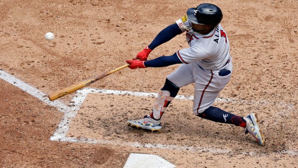 Ozzie Albies empuja seis carreras y Bravos aplastan por 21-3 a Mets