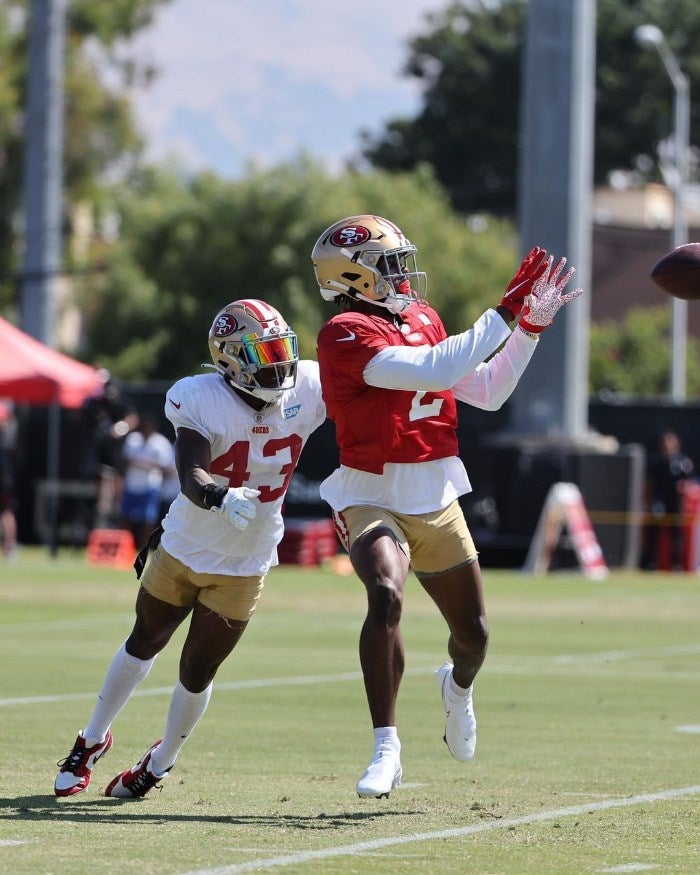 Isaiah entrenando con los 49ers