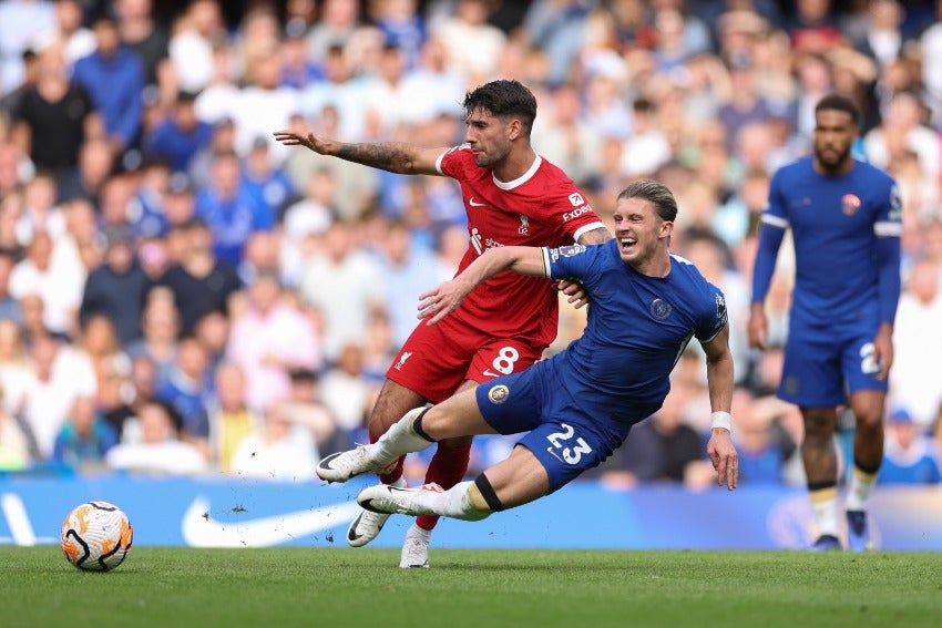 Entrada de jugador de Liverpool sobre uno del Chelsea