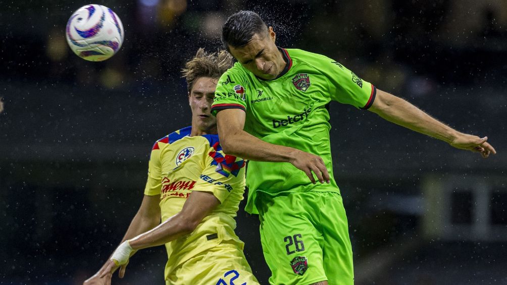 Juárez en su visita al Estadio Azteca