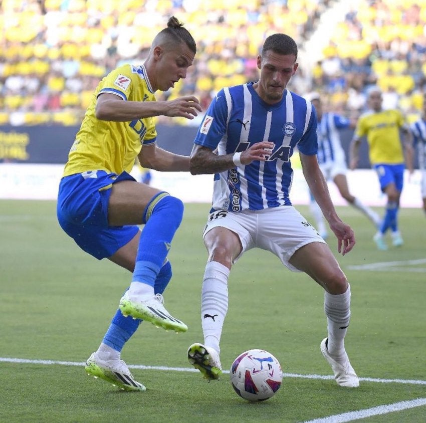 Partido entre el Cádiz y el Alavés