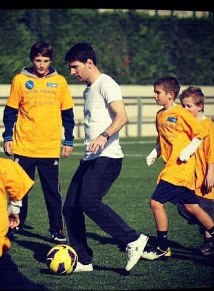 Messi jugando en Make-A-Wish America