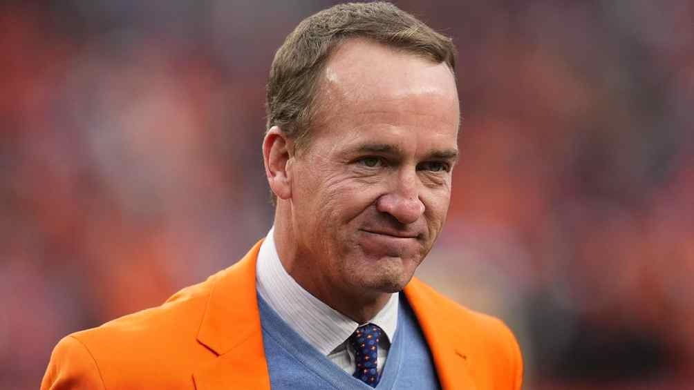 Peyton Manning regresa a la Universidad de Tennessee esta vez como profesor