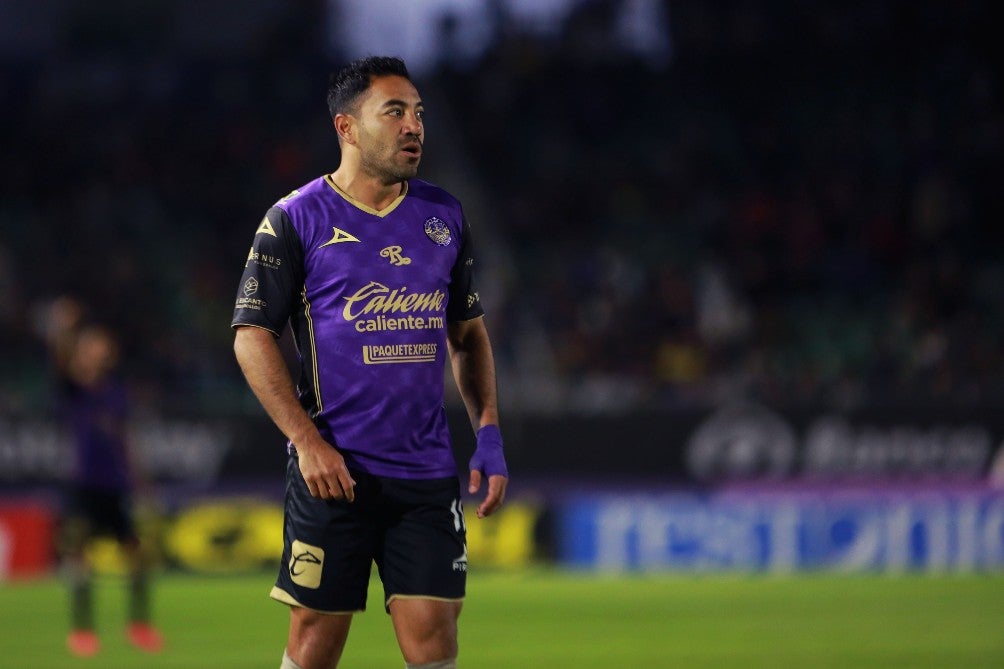 Marco Fabián durante un partido con el Mazatlán