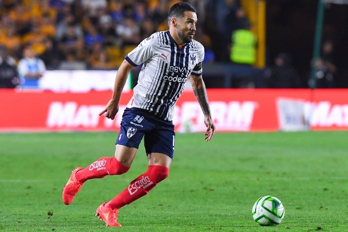 Celso Ortíz en un partido con Rayados