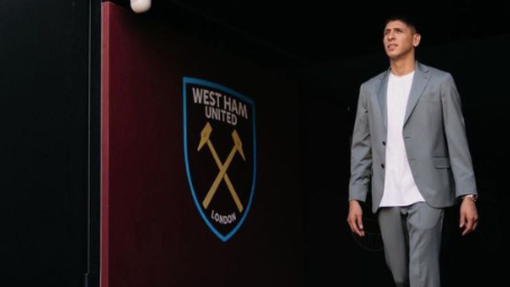 Álvarez en su presentación con el West Ham